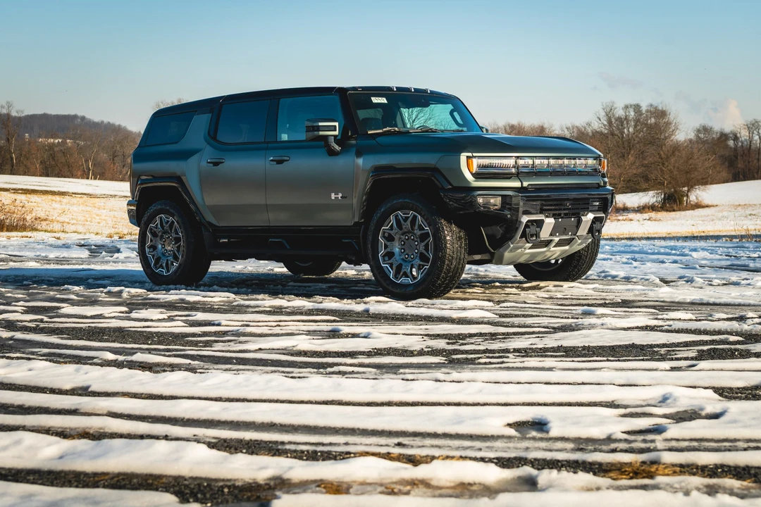 2024 GMC Hummer EV - Image 27 of 31