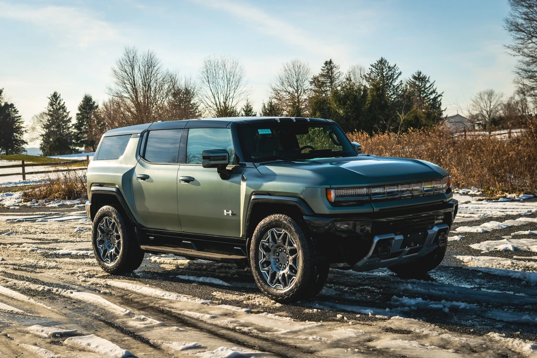2024 GMC Hummer EV - Image 30 of 31