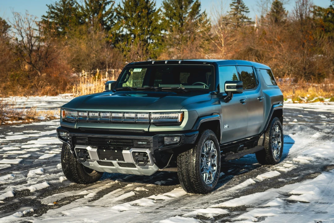 2024 GMC Hummer EV - Image 3 of 31