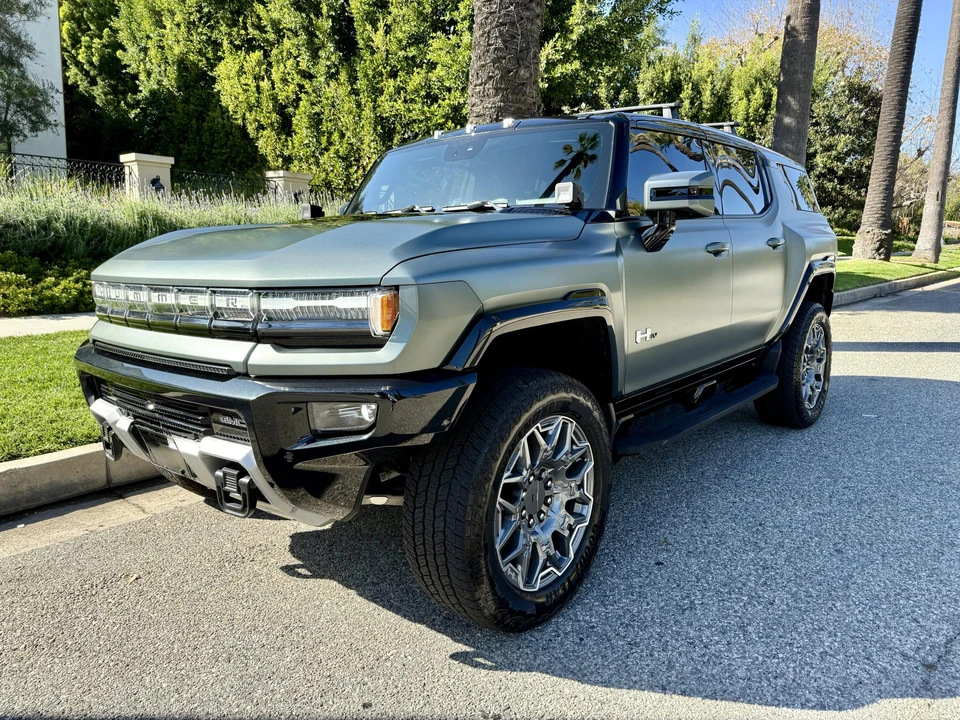 2024 GMC Hummer EV - Image 2 of 31