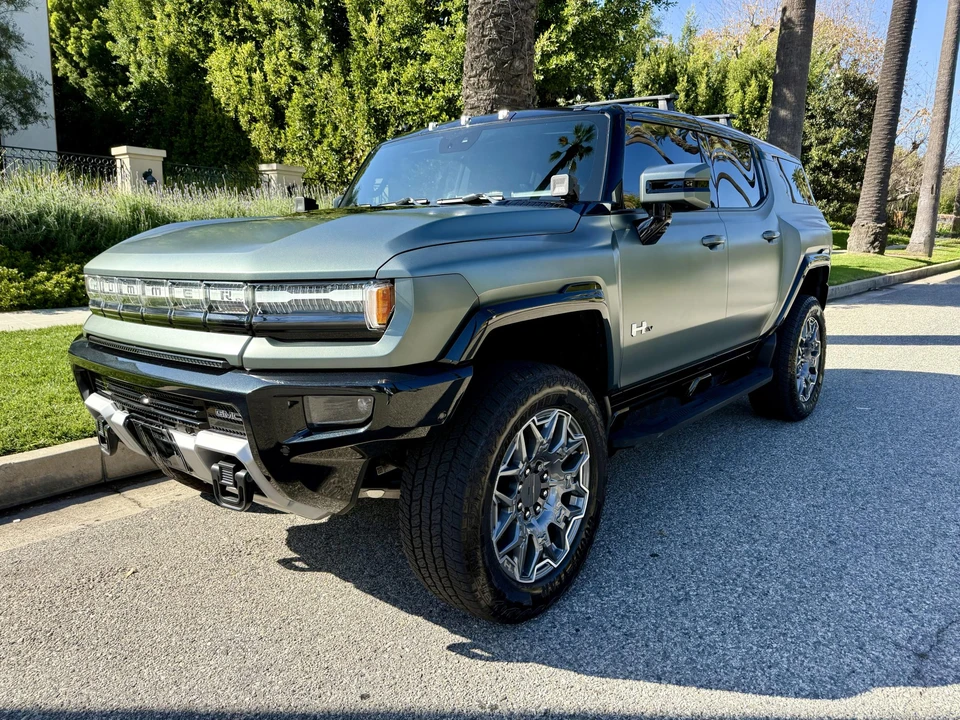 2024 GMC Hummer EV - Image 3 of 31