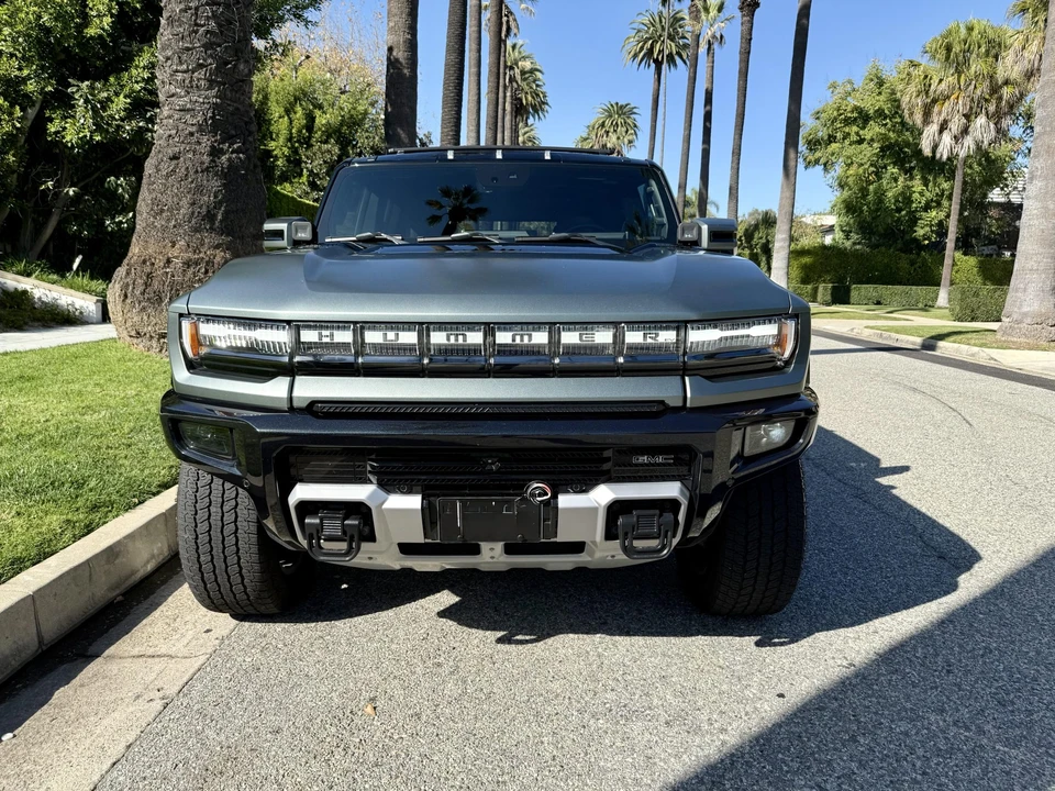 2024 GMC Hummer EV - Image 4 of 31