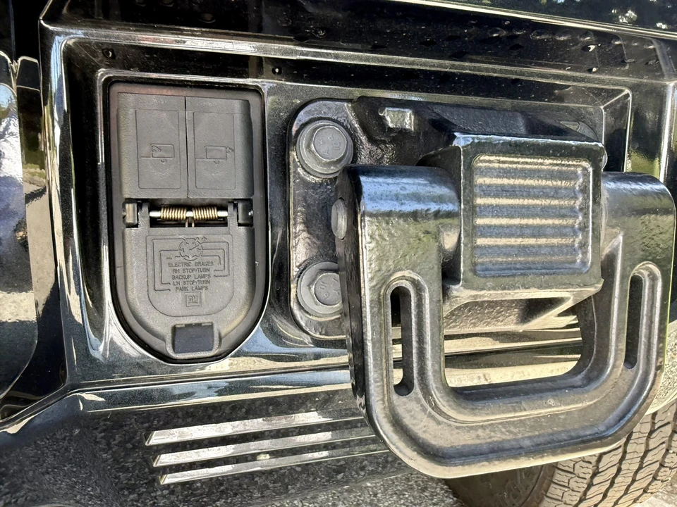 2024 GMC Hummer EV - Image 30 of 31