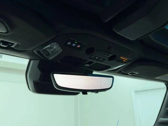 2024 GMC Hummer EV - Image 28 of 31