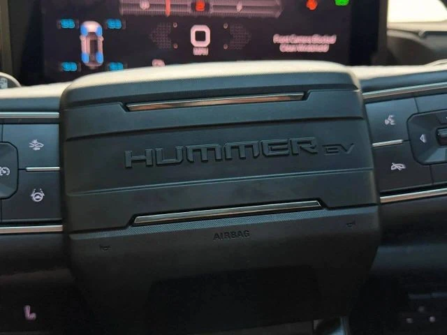 2024 GMC Hummer EV - Image 25 of 31