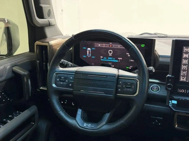 2024 GMC Hummer EV - Image 22 of 31