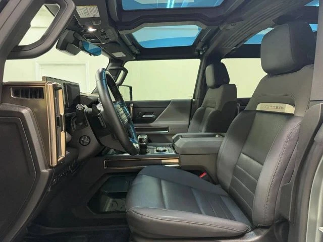 2024 GMC Hummer EV - Image 13 of 31