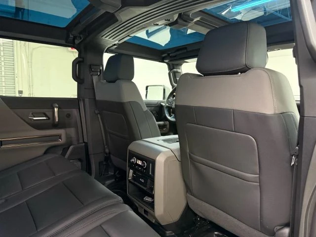 2024 GMC Hummer EV - Image 18 of 21