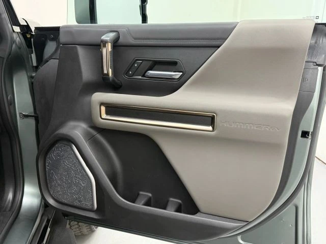 2024 GMC Hummer EV - Image 14 of 21