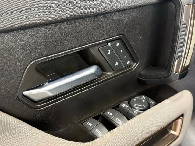 2024 GMC Hummer EV - Image 19 of 20