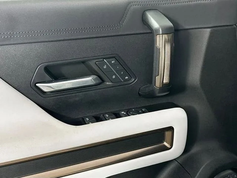 2024 GMC Hummer EV - Image 19 of 19