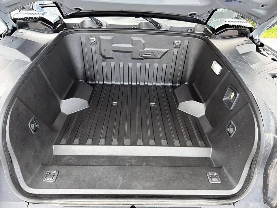 2024 GMC Hummer EV - Image 8 of 10