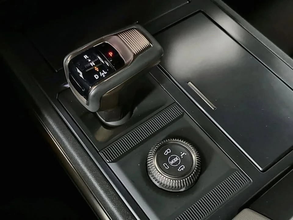 2024 GMC Hummer EV - Image 15 of 20