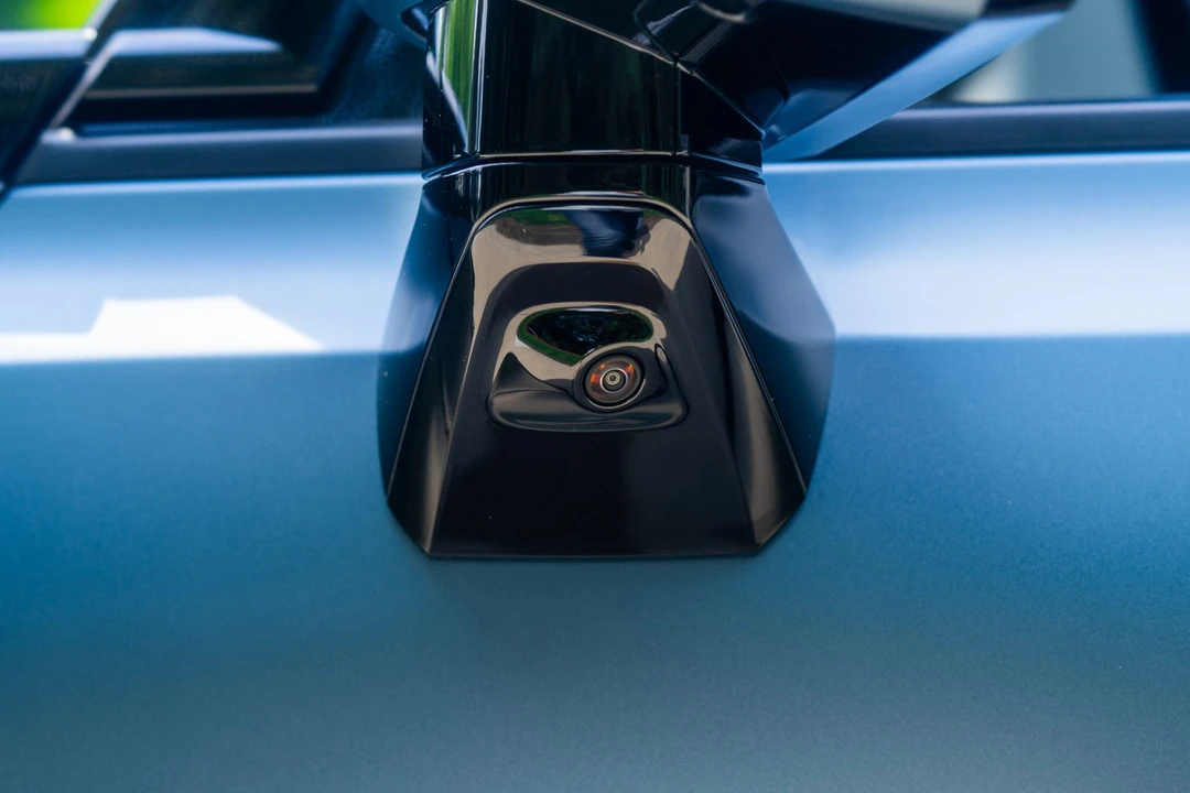 2024 GMC Hummer EV - Image 22 of 31