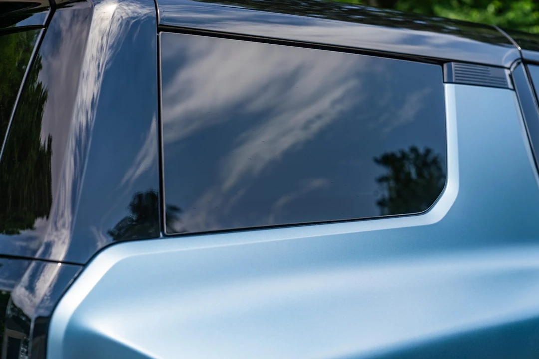 2024 GMC Hummer EV - Image 23 of 31