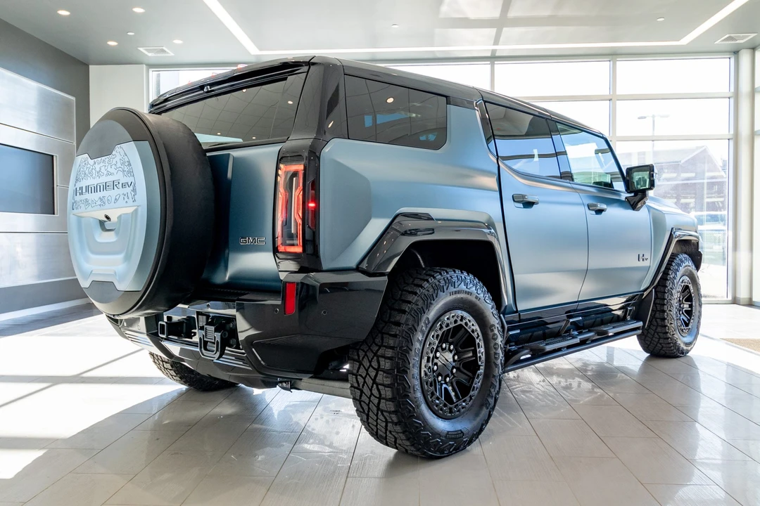 2024 GMC Hummer EV - Image 5 of 31