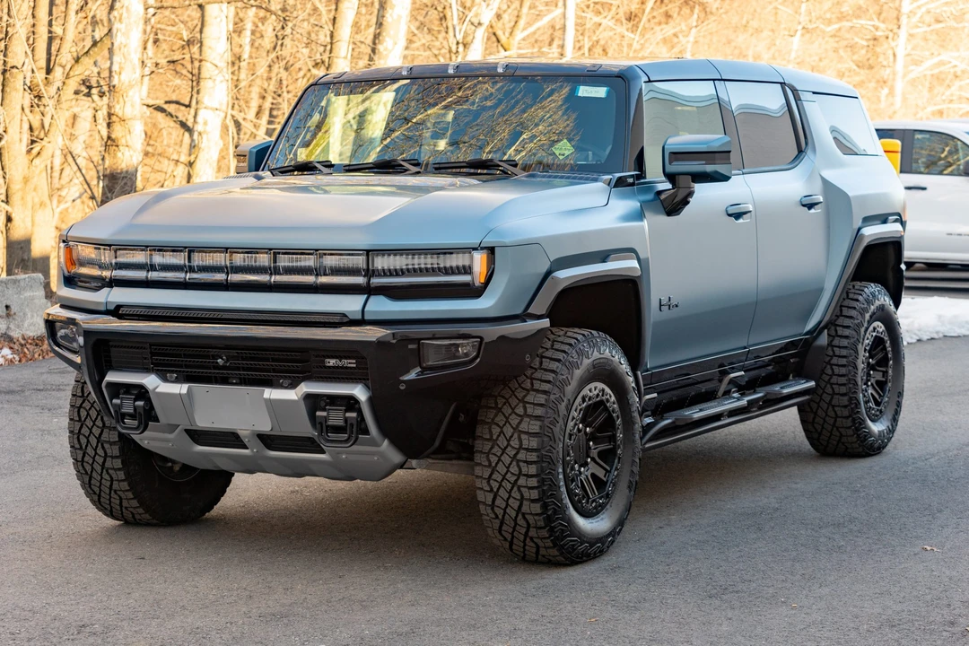 2024 GMC Hummer EV - Image 2 of 31