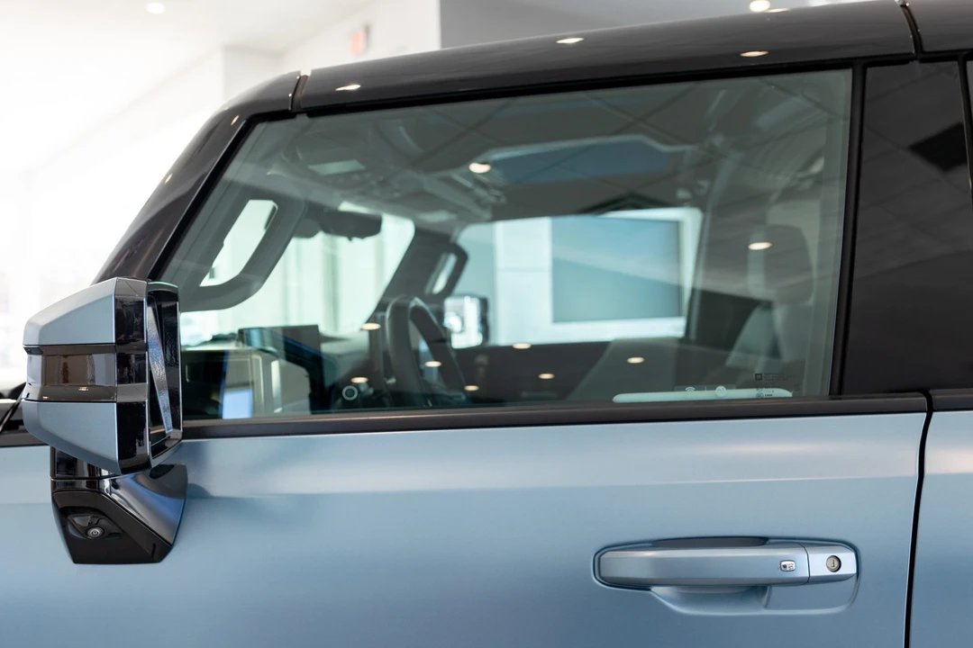 2024 GMC Hummer EV - Image 26 of 31
