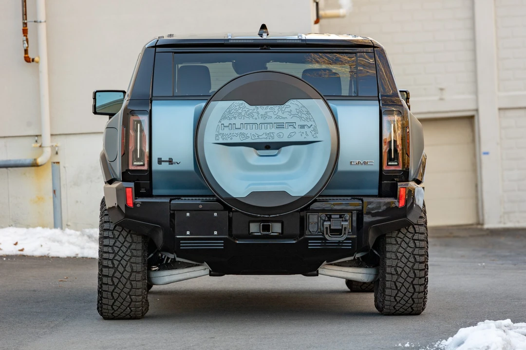 2024 GMC Hummer EV - Image 6 of 31