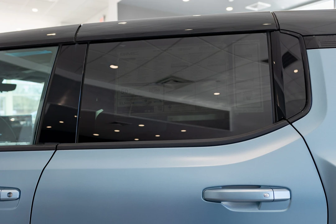 2024 GMC Hummer EV - Image 29 of 31