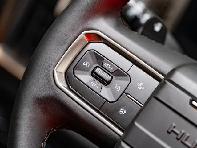 2024 GMC Hummer EV - Image 17 of 31