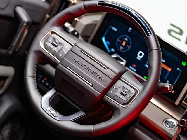 2024 GMC Hummer EV - Image 18 of 31