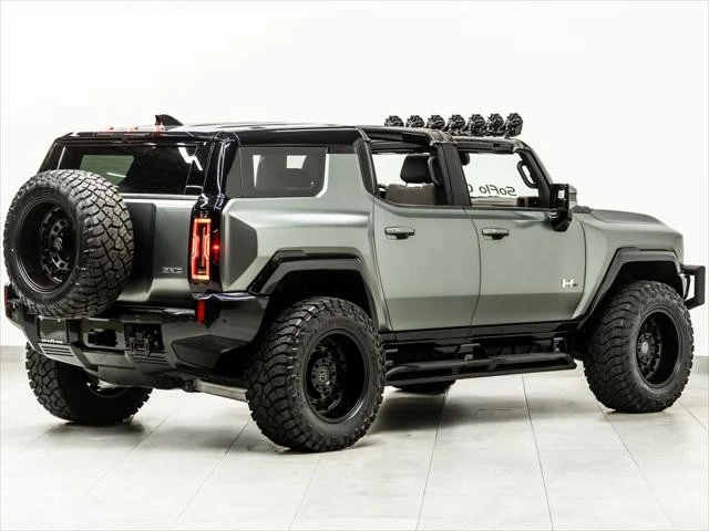 2024 GMC Hummer EV - Image 7 of 31