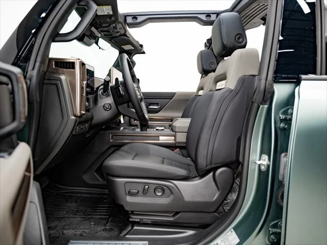 2024 GMC Hummer EV - Image 13 of 31