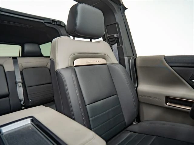 2024 GMC Hummer EV - Image 30 of 31
