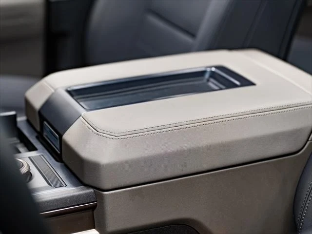 2024 GMC Hummer EV - Image 23 of 31