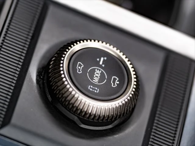 2024 GMC Hummer EV - Image 24 of 31