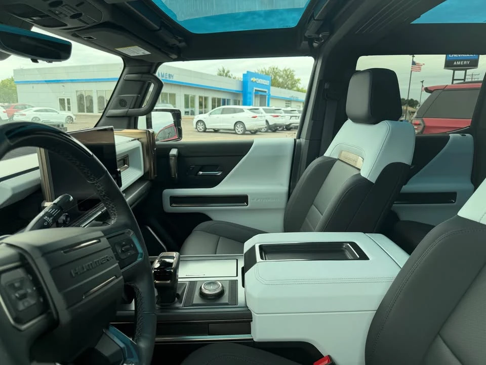 2024 GMC Hummer EV - Image 5 of 5