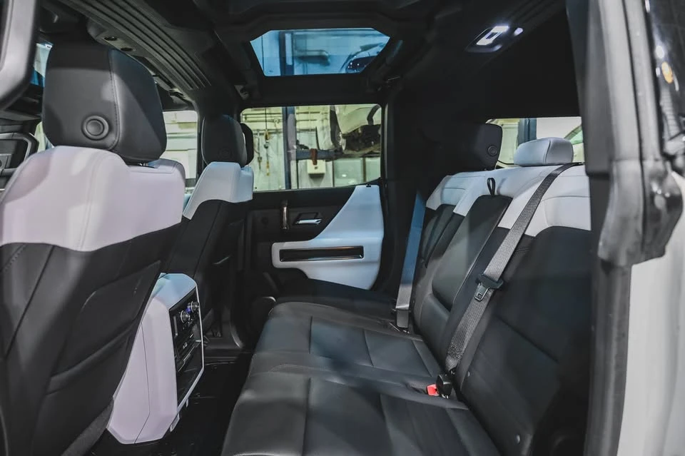 2024 GMC Hummer EV - Image 17 of 20