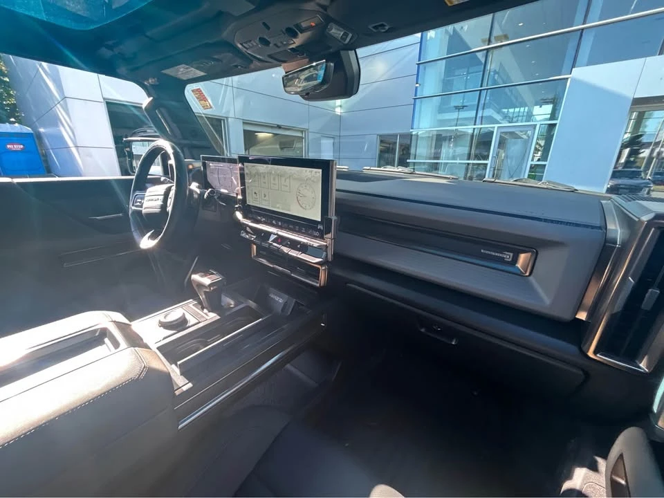 2024 GMC Hummer EV - Image 7 of 10