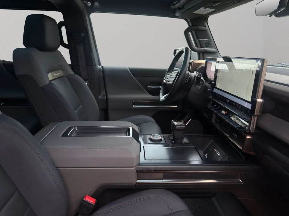 2024 GMC Hummer EV - Image 16 of 18