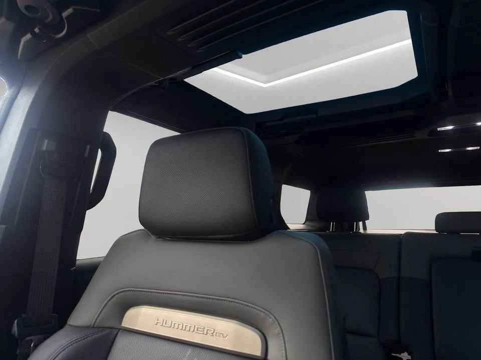 2024 GMC Hummer EV - Image 15 of 18