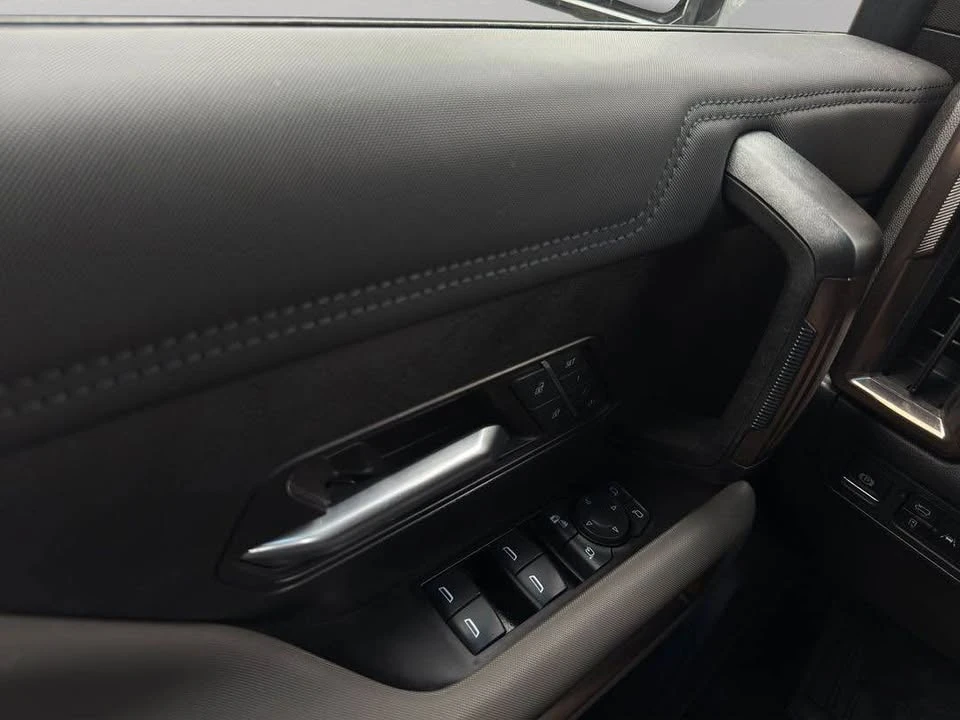 2024 GMC Hummer EV - Image 12 of 18