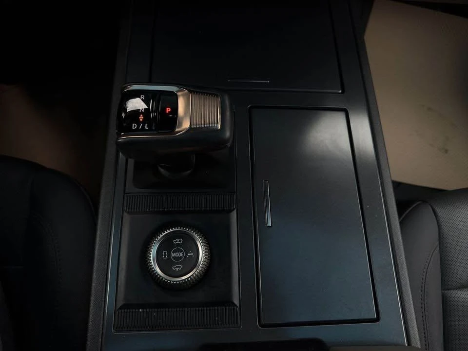 2024 GMC Hummer EV - Image 13 of 18