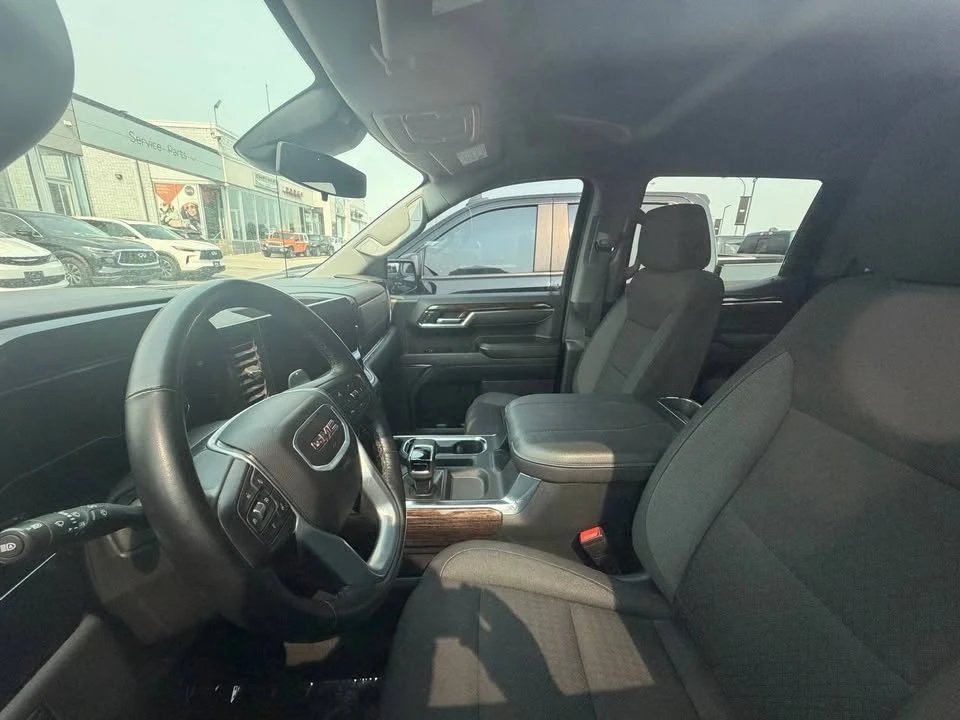 2024 GMC Sierra 5th Gen - Image 9 of 12