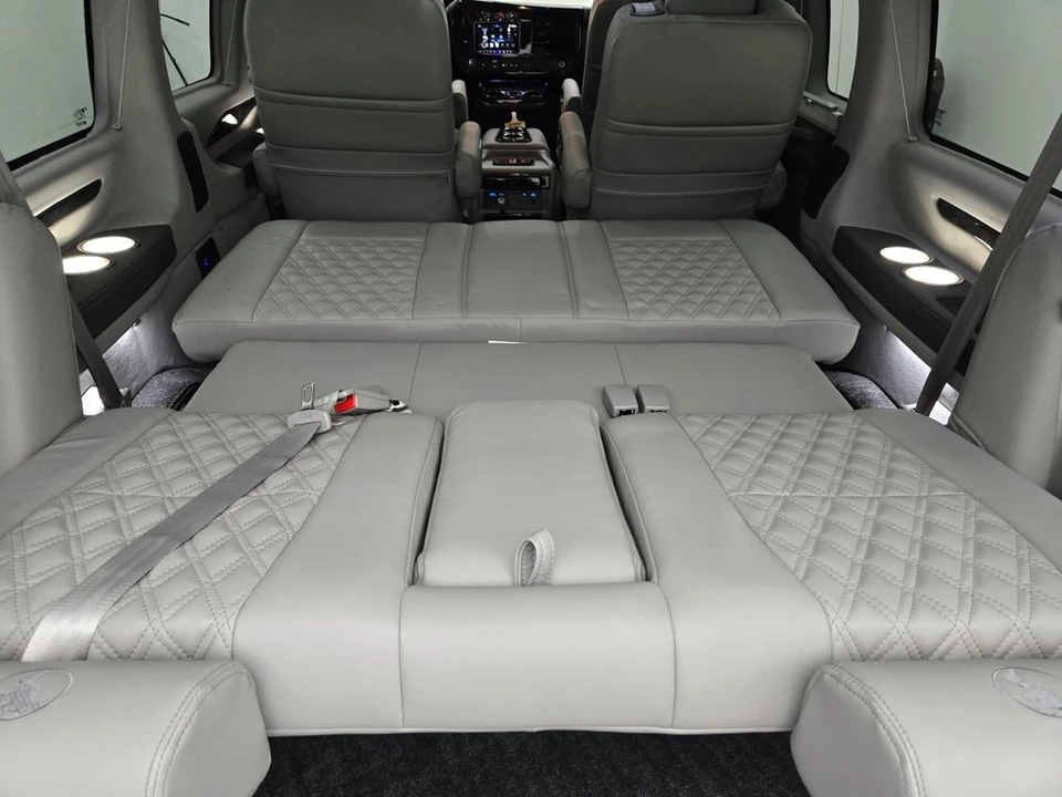 2024 GMC Savana - Image 9 of 21