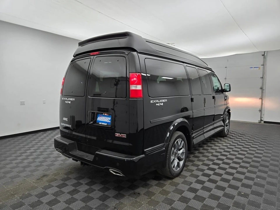 2024 GMC Savana - Image 3 of 21
