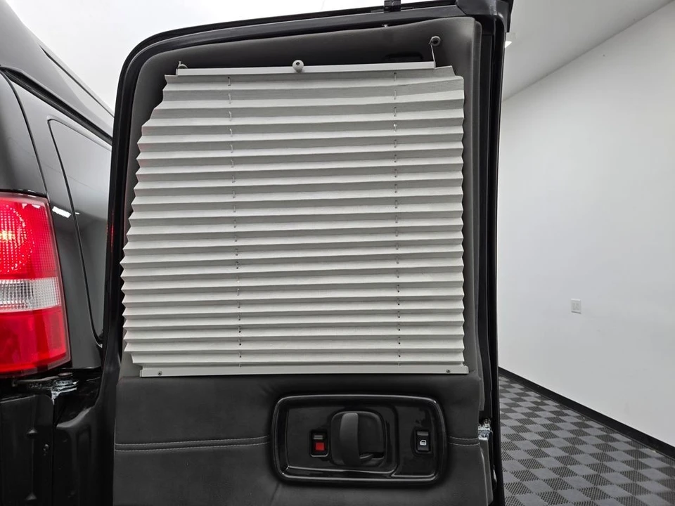 2024 GMC Savana - Image 11 of 21