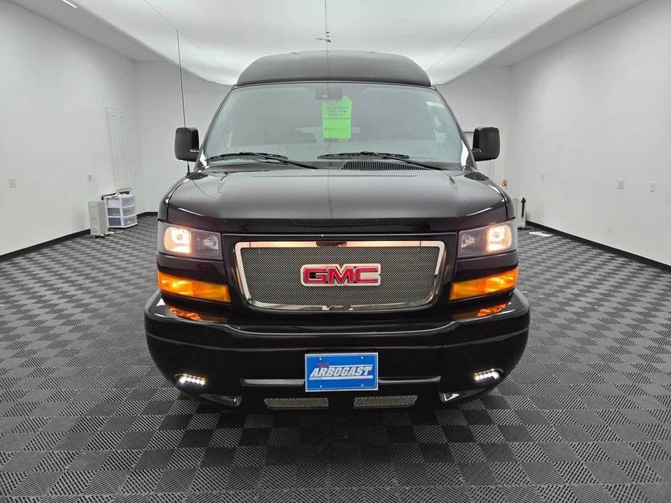 2024 GMC Savana - Image 14 of 21