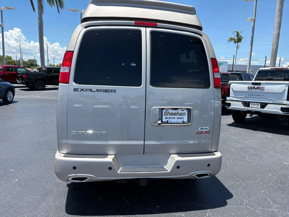 2024 GMC Savana - Image 14 of 31