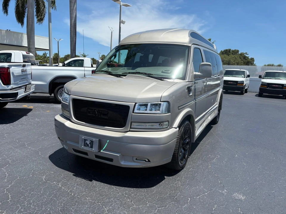 2024 GMC Savana - Image 4 of 31