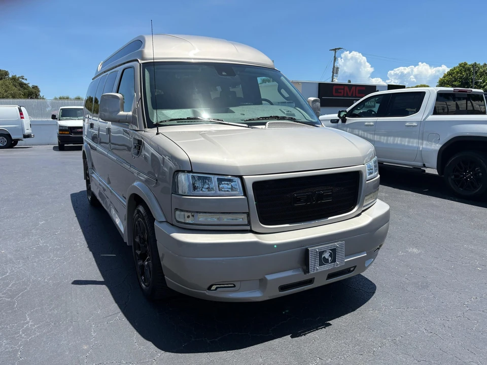 2024 GMC Savana - Image 7 of 31