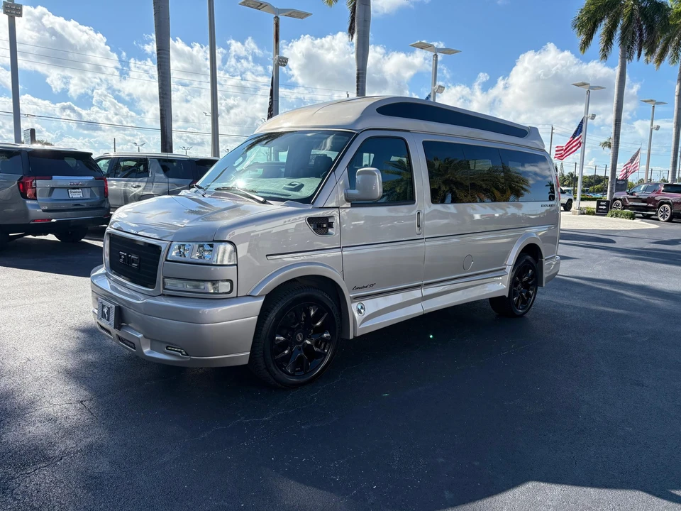 2024 GMC Savana - Image 3 of 31