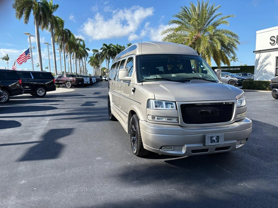 2024 GMC Savana - Image 6 of 31