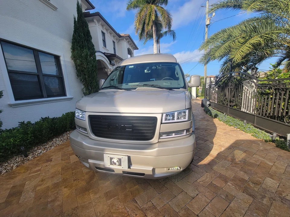 2024 GMC Savana - Image 23 of 31
