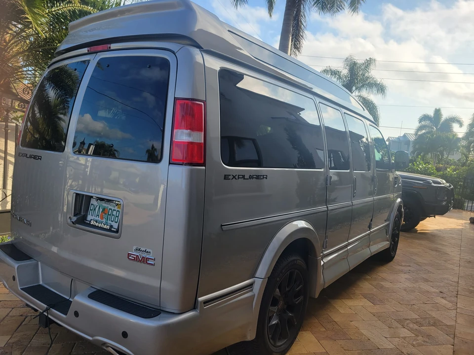 2024 GMC Savana - Image 24 of 31